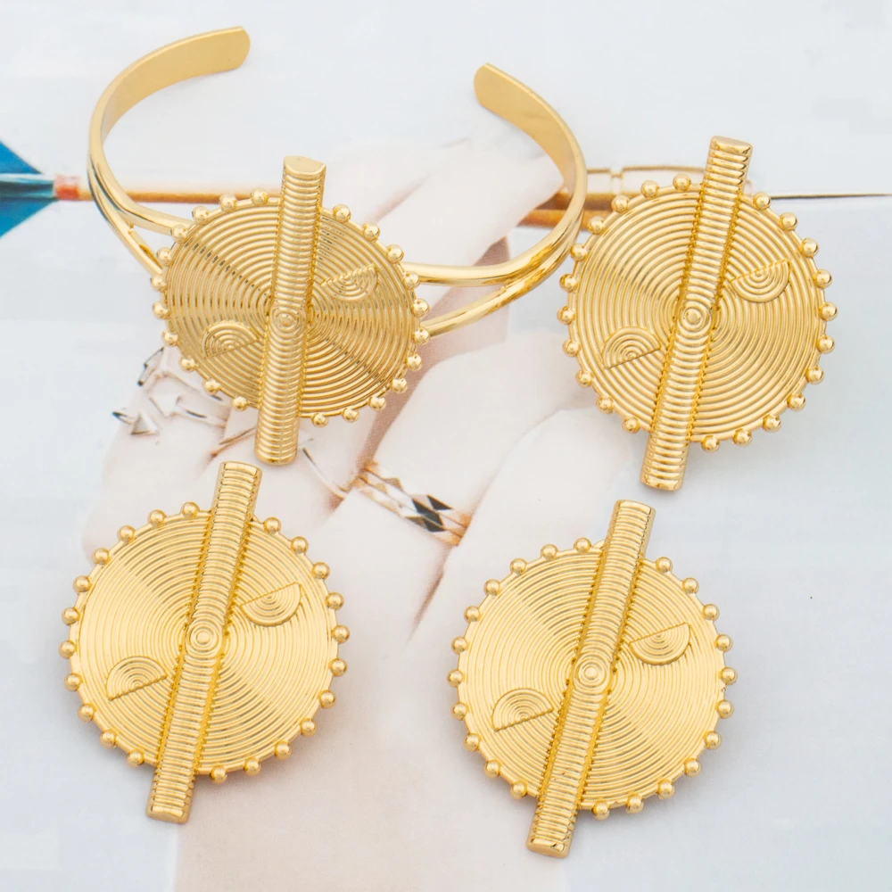 African Gold Color Jewelry Set for Women Clip Earrings and Bangle Ring 3Pcs Set for Bride Weddings Earrings Ring Accessories
African Gold Color Jewelry Set for Women Clip Earrings and Bangle Ring 3Pcs Set for Bride Weddings Earrings Ring Accessories