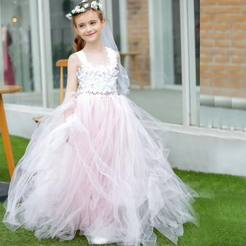 Backless Pearls Flower Girl Dress Trailer Puffy Wedding Party Gowns for Girl First Communion Dresses Eucharist Attended Princess
Backless Pearls Flower Girl Dress Trailer Puffy Wedding Party Gowns for Girl First Communion Dresses Eucharist Attended Princess