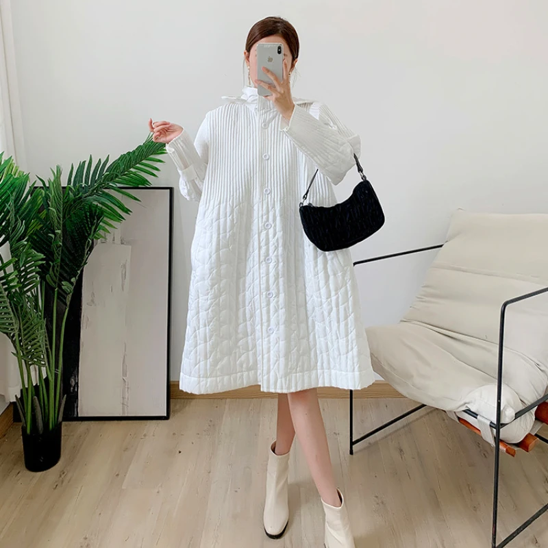 White Coats For Women 45-75kg 2022 New Solid Colour Loose Stretch Miyake Pleated Long Sleeved Hooded Jackets Female
White Coats For Women 45-75kg 2022 New Solid Colour Loose Stretch Miyake Pleated Long Sleeved Hooded Jackets Female