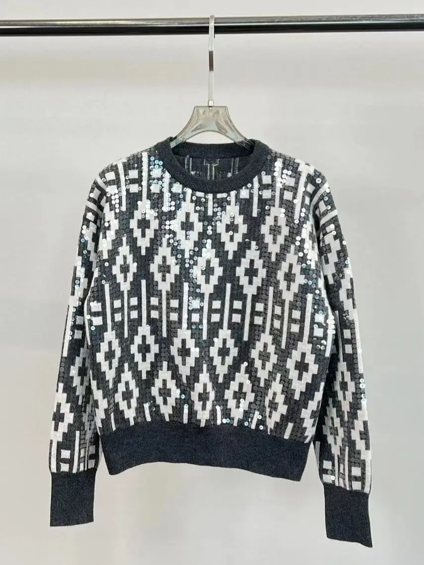

Luxurious sequinned yarn long sleeve sweater