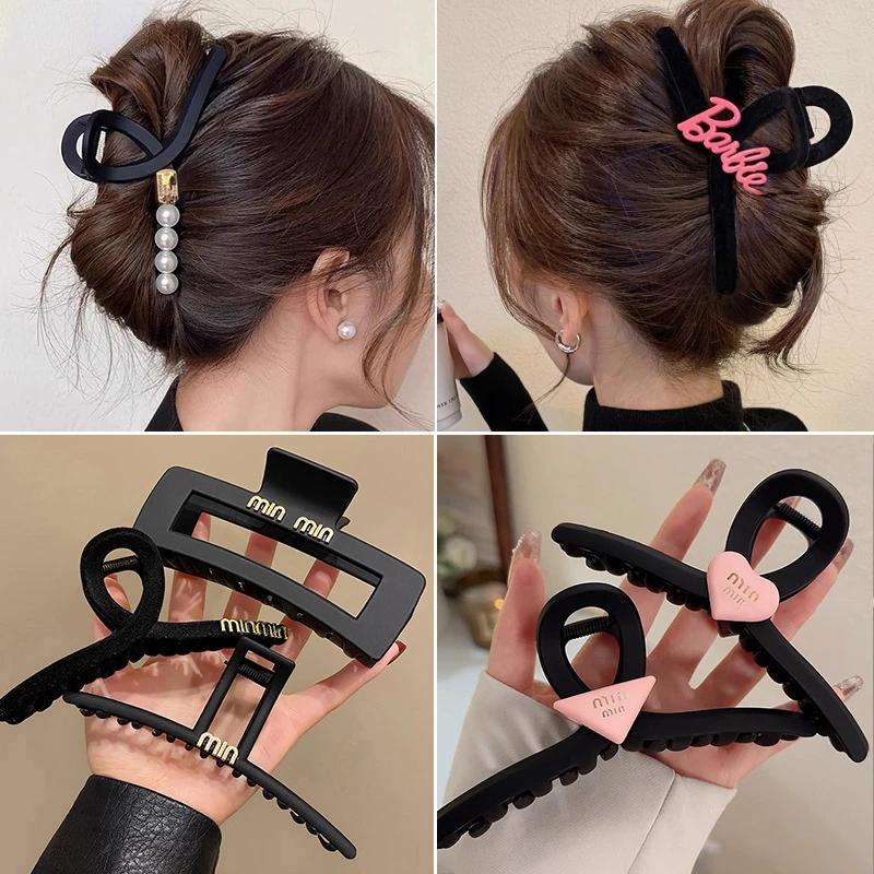 1PC Korean Fashion Super Large Hair Clip 13cm Black Frosted Shark Clip Vintage Cross Hair Claws Women's Headwear Accessories
1PC Korean Fashion Super Large Hair Clip 13cm Black Frosted Shark Clip Vintage Cross Hair Claws Women's Headwear Accessories