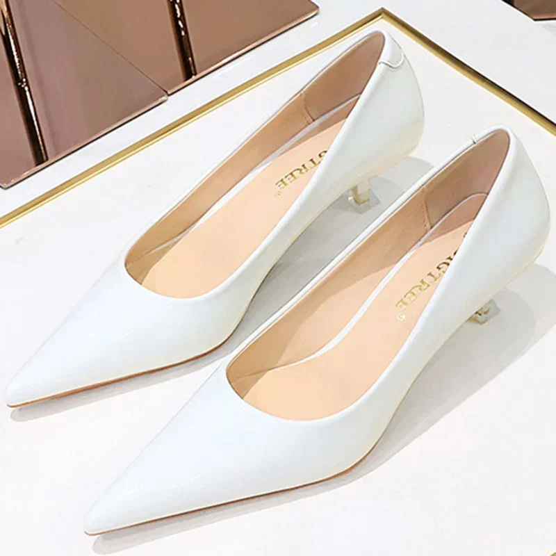 Chaussures femme à bout pointu pour cérémonie et occasions spéciales