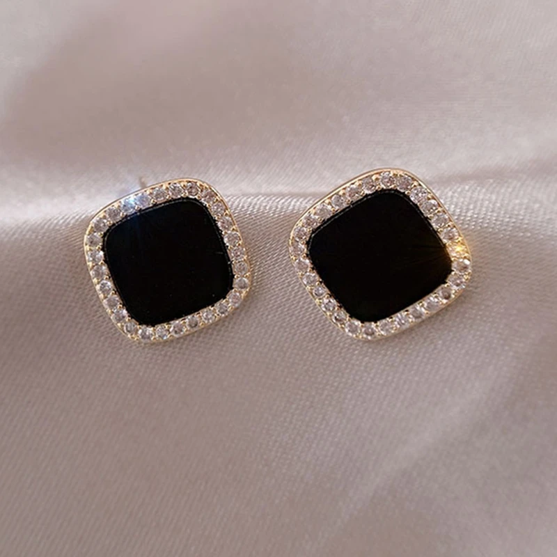 Geometric Stud Earrings Women Daily Wear Party Shiny Cubic Zirconia Ear Piercing Accessories Fashion Contracted Jewelry Geometric Stud Earrings Women Daily Wear Party Shiny Cubic Zirconia Ear Piercing Accessories Fashion Contracted Jewelry