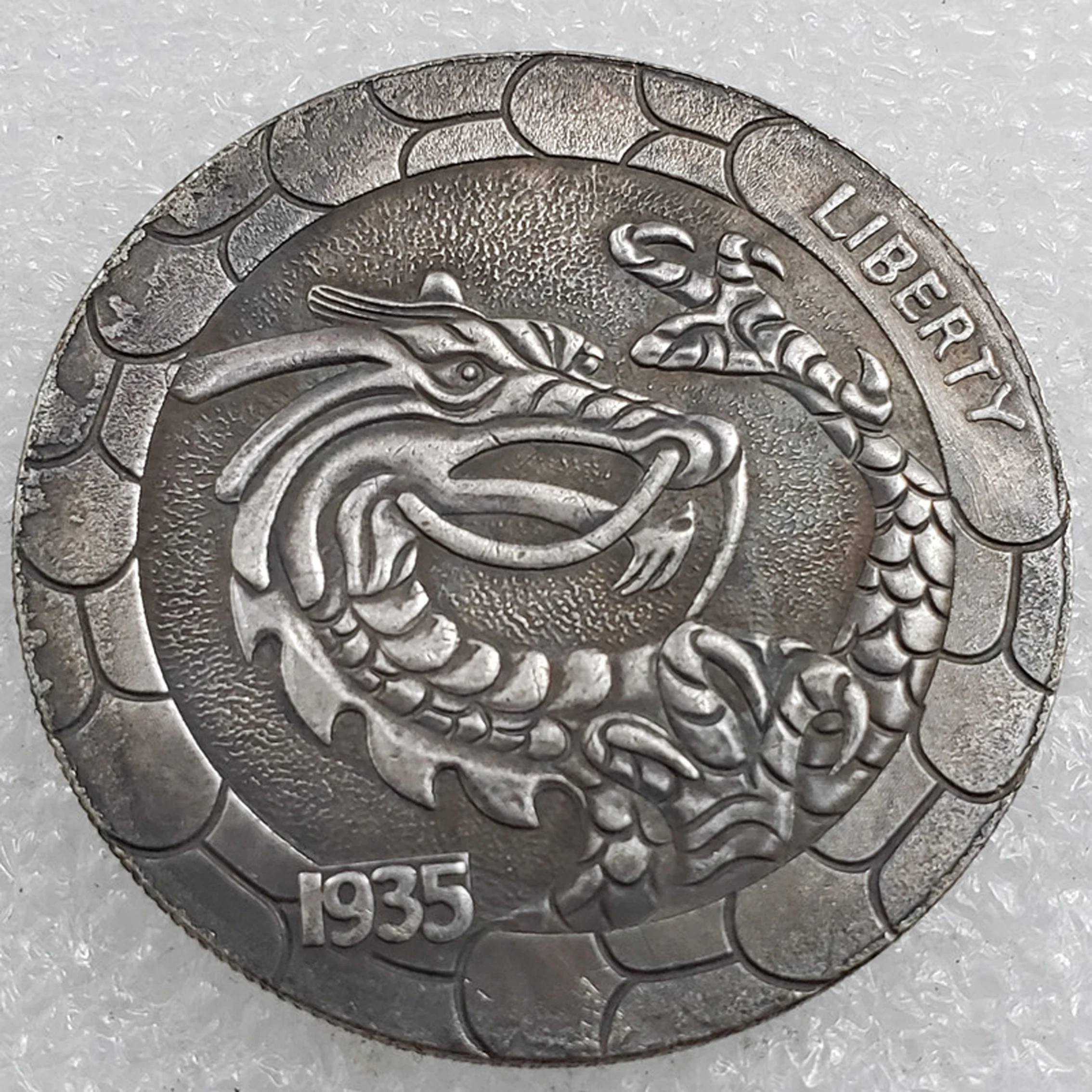 Cartoon Dragon Head Pattern 38MM Diameter Coins Beautifully Hand Polished Magic Props Birthday Gifts Home Decor Collectibles
Cartoon Dragon Head Pattern 38MM Diameter Coins Beautifully Hand Polished Magic Props Birthday Gifts Home Decor Collectibles
