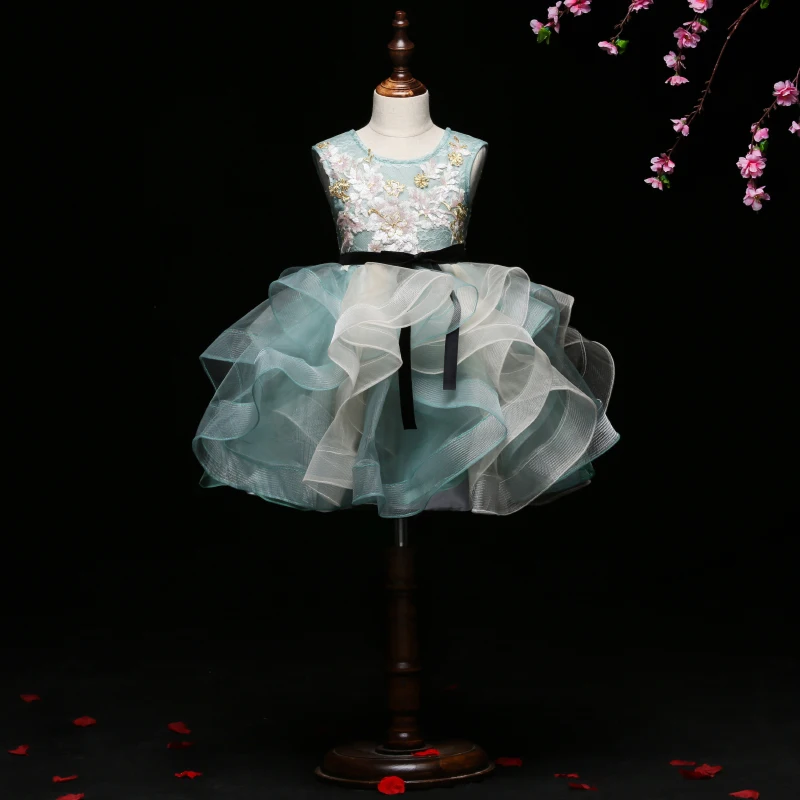 Kids Prom Dresses Sleeveless Vestidos Wedding Party Princess Girls Dress Lace Embroidery Christmas Children Frocks With Bow Belt
Kids Prom Dresses Sleeveless Vestidos Wedding Party Princess Girls Dress Lace Embroidery Christmas Children Frocks With Bow Belt