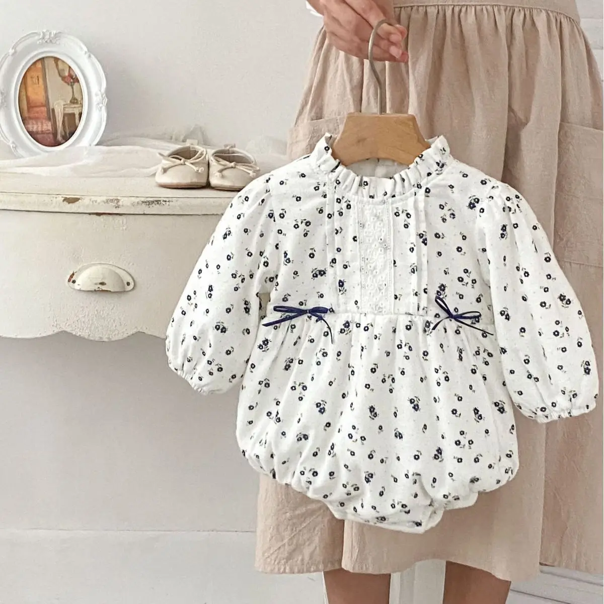 Ins Winter Baby Girls Snowwears Cotton Padded Velvet Plus Thick Floral Newborn Girls Rompers Knotbow Warm Infant Girls Jumpsuit
Ins Winter Baby Girls Snowwears Cotton Padded Velvet Plus Thick Floral Newborn Girls Rompers Knotbow Warm Infant Girls Jumpsuit
