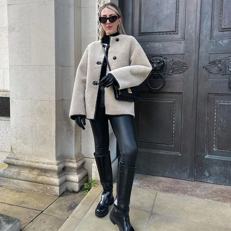 Winter Women's Faux Fur Coat Outwear 2023 New Casual Fashion Single-Breasted Pockets Decorated Long-Sleeved Warm Coat
Winter Women's Faux Fur Coat Outwear 2023 New Casual Fashion Single-Breasted Pockets Decorated Long-Sleeved Warm Coat