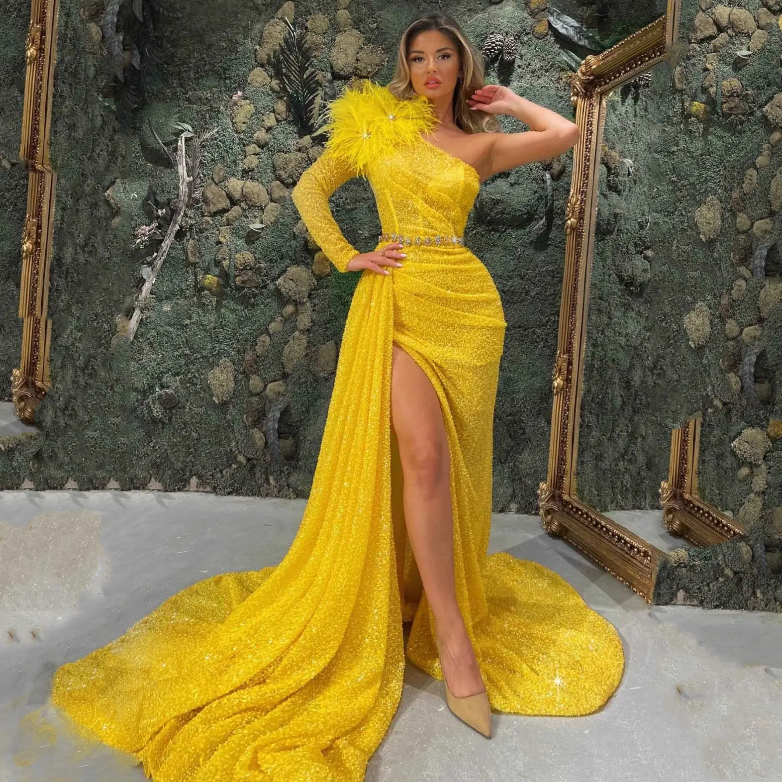 

Yellow Charming Elegant Mermaid Evening Dresses One Shoulder Long Sleeve Feathers High Split Women Long Dress Prom Pageant Gowns