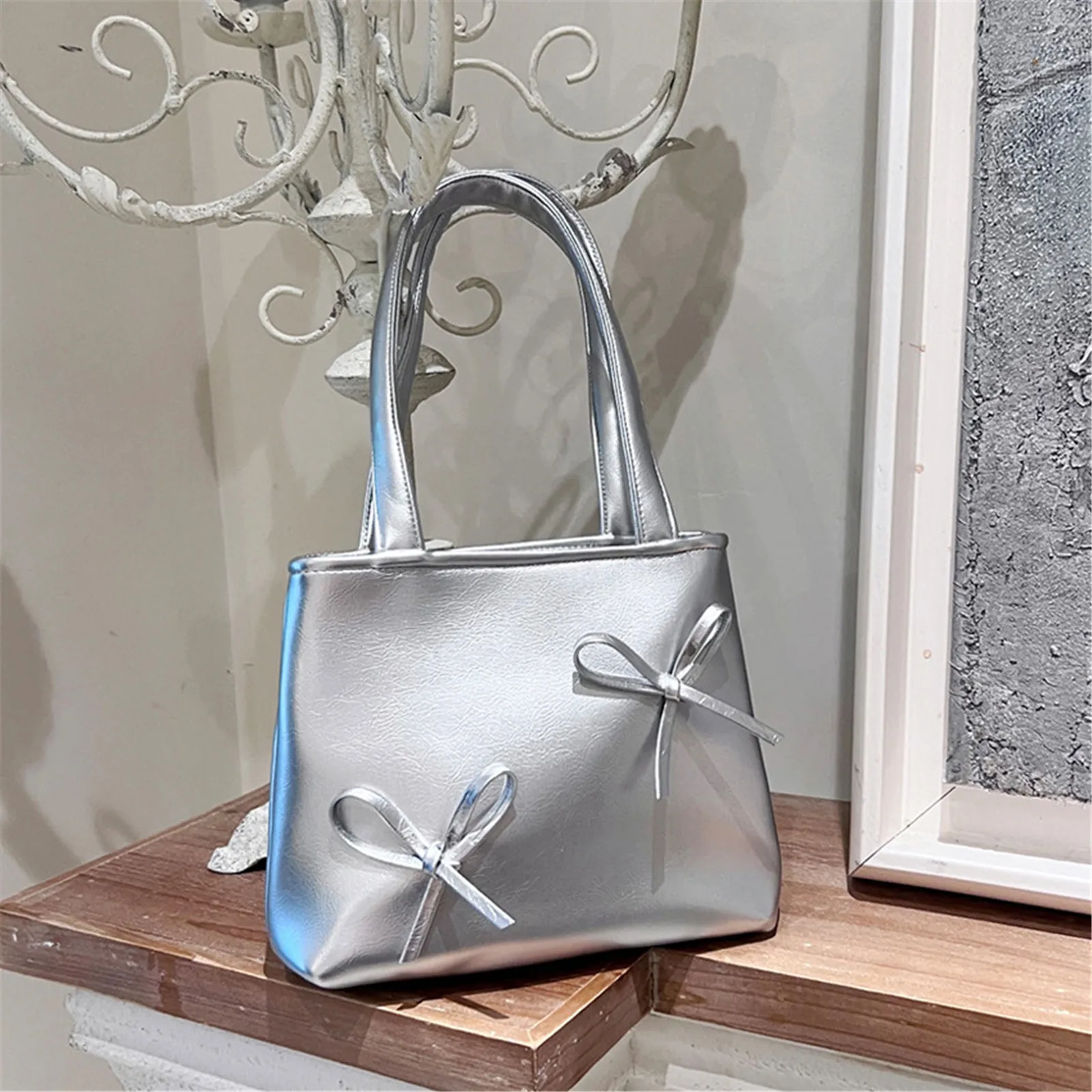 Cute Small Bow Tie Design Crossbody Bags for Women 2023 Y2K Style Silver Handbags Leather Crossbody Bag Party Purses
Cute Small Bow Tie Design Crossbody Bags for Women 2023 Y2K Style Silver Handbags Leather Crossbody Bag Party Purses