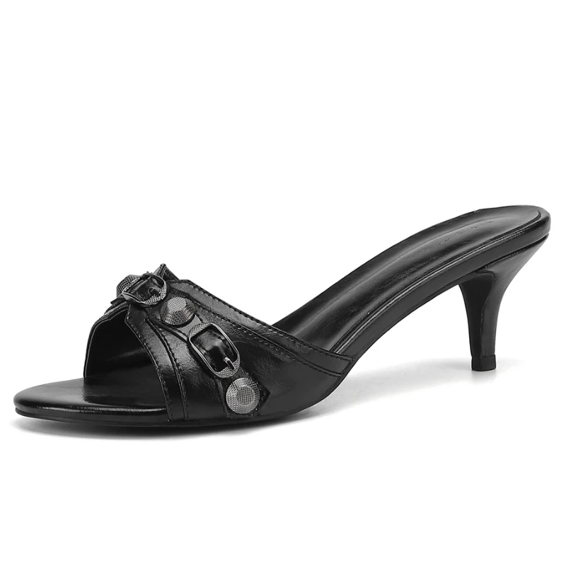 

Brand 2023 Summer Comfortable Fashion Metal Rivet Slippers Round Toe Open Toe Mid Heel Sandals European American 42 Women Shoes