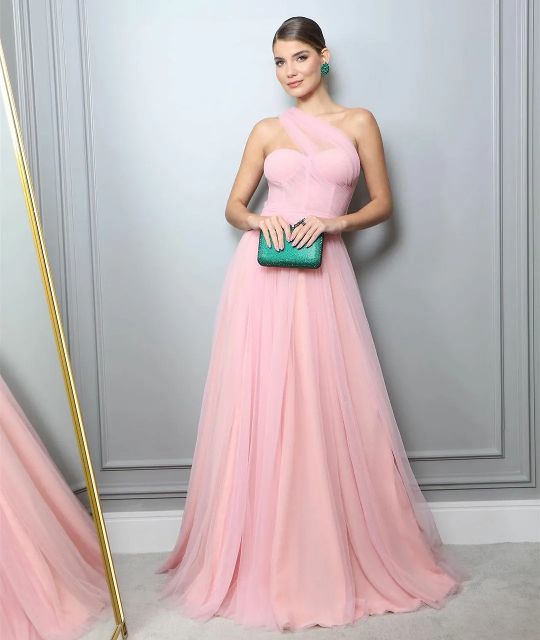Classy Long Tulle Pink Evening Desses A-Line One Shoulder Pleated Floor Length Zipper Back Prom Dresses for Women
Classy Long Tulle Pink Evening Desses A-Line One Shoulder Pleated Floor Length Zipper Back Prom Dresses for Women