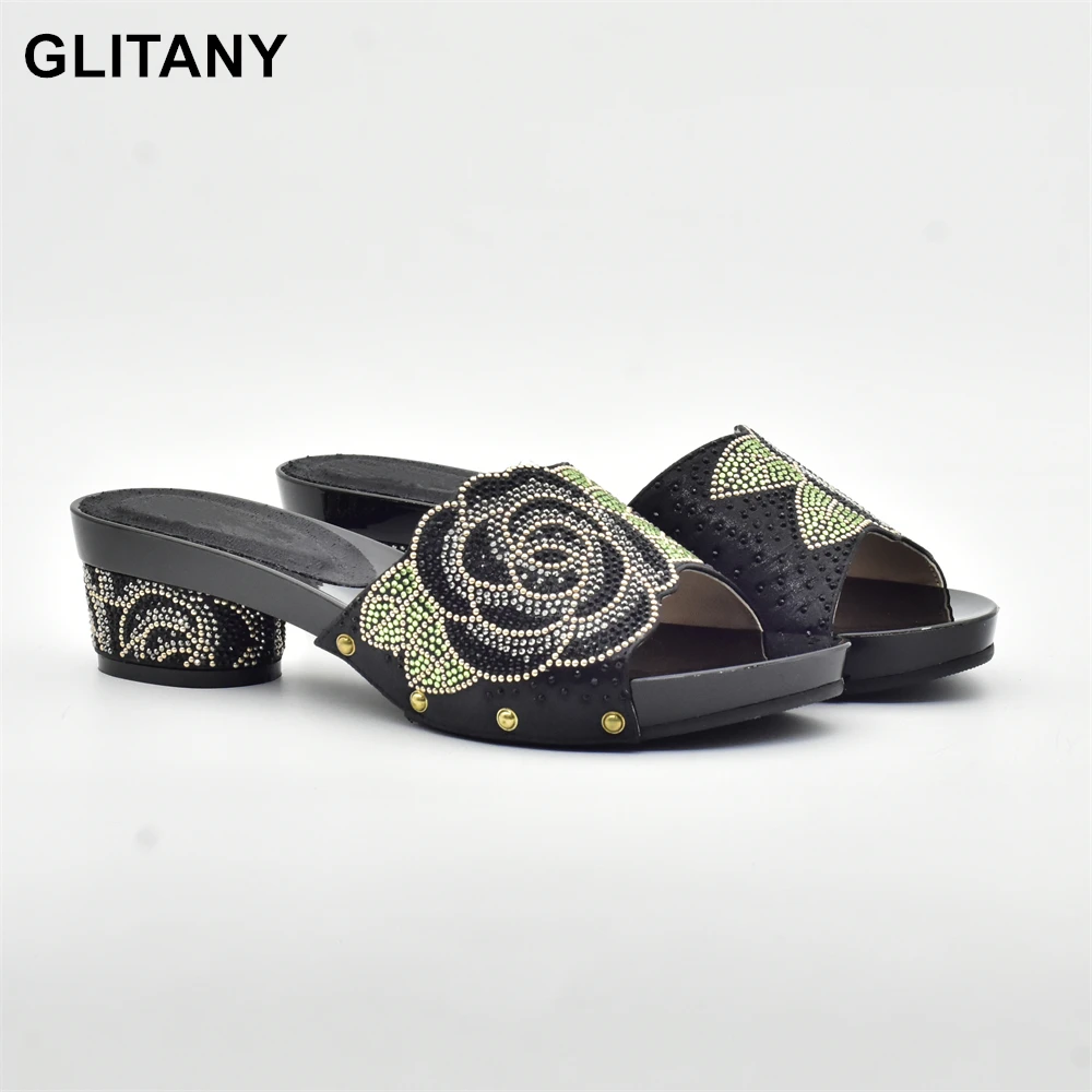 Новое поступление, женские сандалии 2023, нигерийские женские свадебные туфли, украшенные искусственной кожей, женские сандалии на каблуке
Новое поступление, женские сандалии 2023, нигерийские женские свадебные туфли, украшенные искусственной кожей, женские сандалии на каблуке