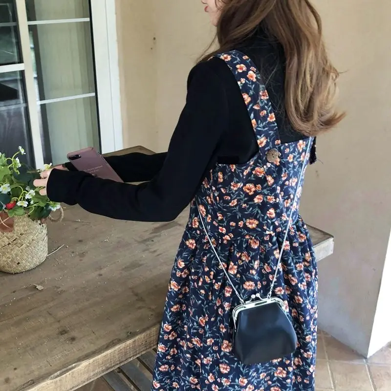 2020 Spring and Autumn New Light Luxury Fashion Suits Women Bottoming Shirts and Floral Strap Dress Suits Boutique Clothing
2020 Spring and Autumn New Light Luxury Fashion Suits Women Bottoming Shirts and Floral Strap Dress Suits Boutique Clothing