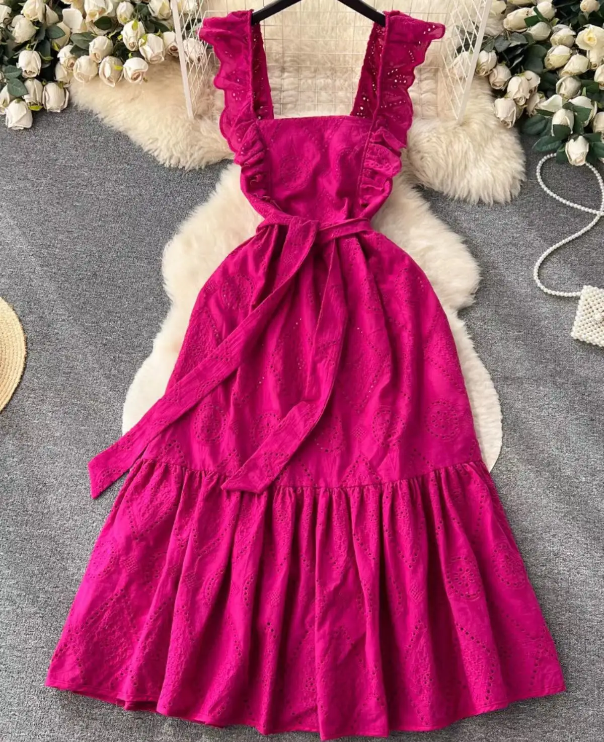 2023 Flying Sleeves Hanging Strap Hollow Out Embroidery Dress Women's Summer Sexy Open Back Strap Lace Up Party Long Vestidos
2023 Flying Sleeves Hanging Strap Hollow Out Embroidery Dress Women's Summer Sexy Open Back Strap Lace Up Party Long Vestidos