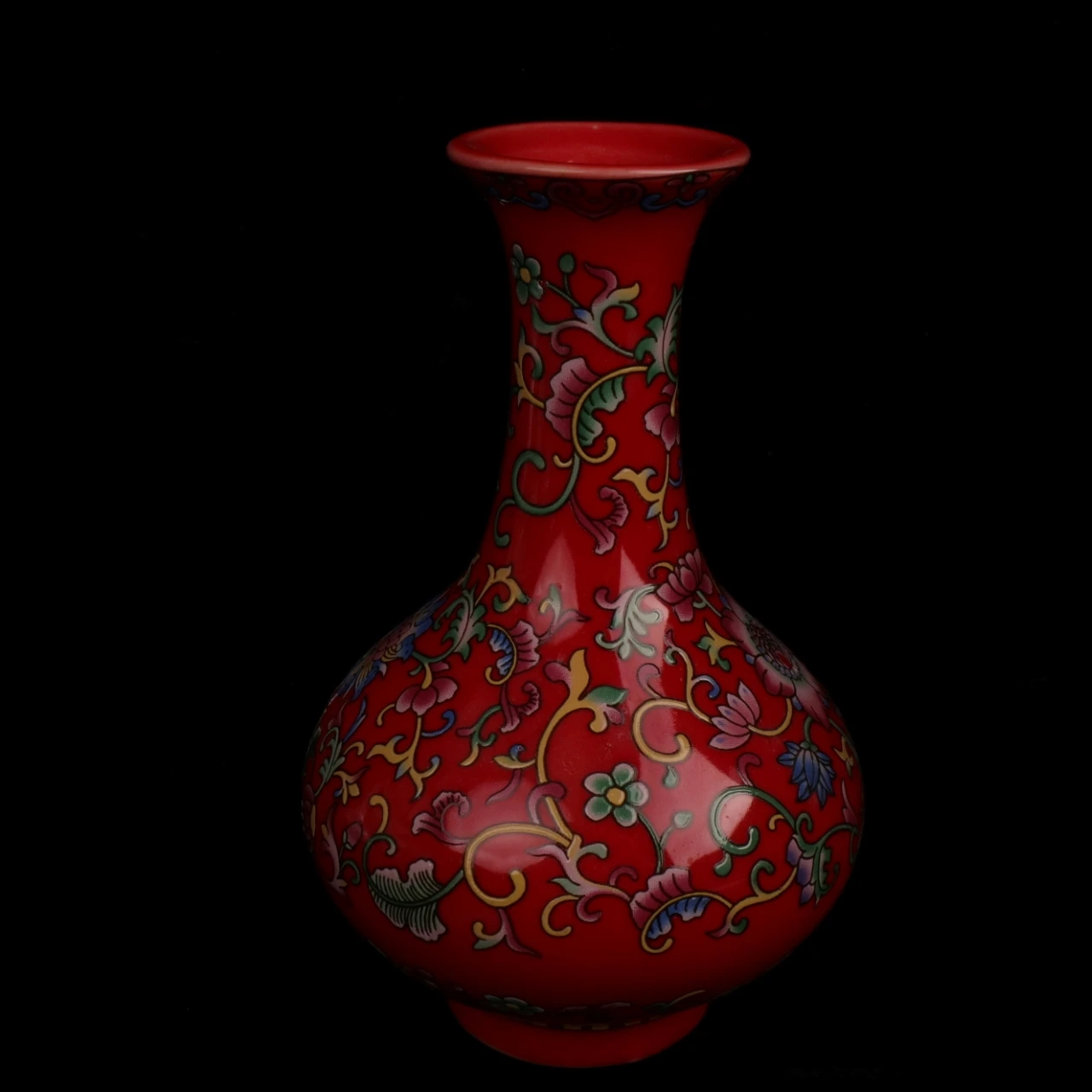 Цзиндэчжэнь, Красная эмаль, красочный цветочный узор, флакон с плоским животом, античное фарфоровое украшение 
Цзиндэчжэнь, Красная эмаль, красочный цветочный узор, флакон с плоским животом, античное фарфоровое украшение