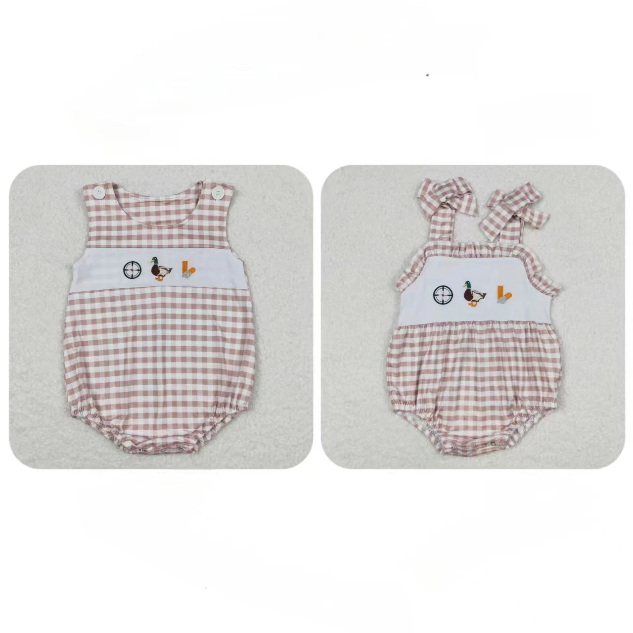 Оптовая продажа, Детский комбинезон с вышивкой утки для маленьких мальчиков и девочек, комбинезон для новорожденных, цельнокроеный комбинезон в клетку для маленьких детей
Оптовая продажа, Детский комбинезон с вышивкой утки для маленьких мальчиков и девочек, комбинезон для новорожденных, цельнокроеный комбинезон в клетку для маленьких детей