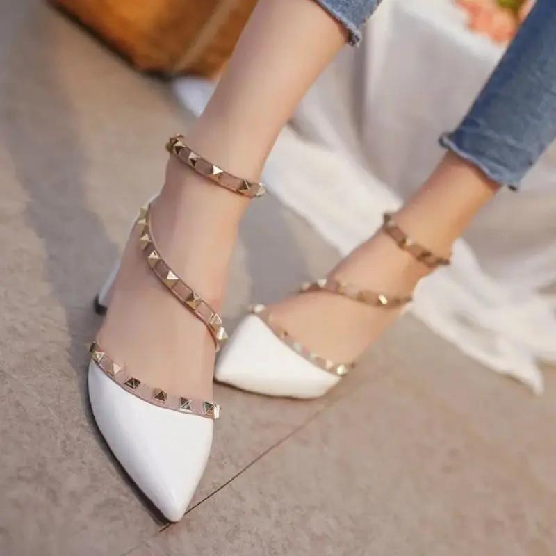 New fashion studded pointed-toe heels, mid-heel singles, block heel, lace-up, toe cut-out sandals for women's summer
New fashion studded pointed-toe heels, mid-heel singles, block heel, lace-up, toe cut-out sandals for women's summer