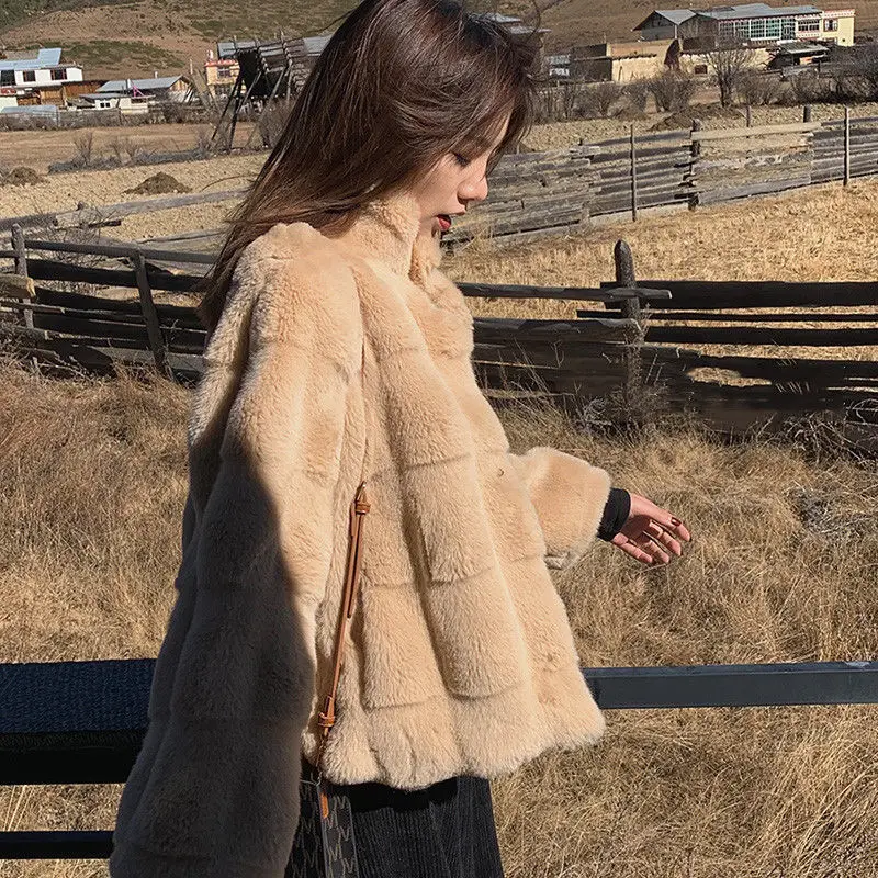 Women Cropped Faux Mink Fur Coat Korean Style Warm Lined Winter Jacker 2024 All-Match Stand Collar Loose Fluffy Outwear Thick
Women Cropped Faux Mink Fur Coat Korean Style Warm Lined Winter Jacker 2024 All-Match Stand Collar Loose Fluffy Outwear Thick