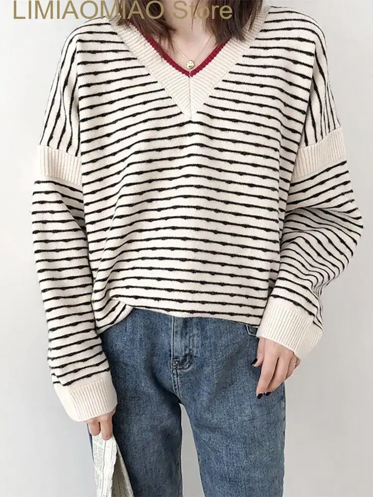 New Korean Version of The Sweater Women's Contrast Casual Striped Knit Sweater V-neck Lazy Style Knitwear Trend Sweater
New Korean Version of The Sweater Women's Contrast Casual Striped Knit Sweater V-neck Lazy Style Knitwear Trend Sweater