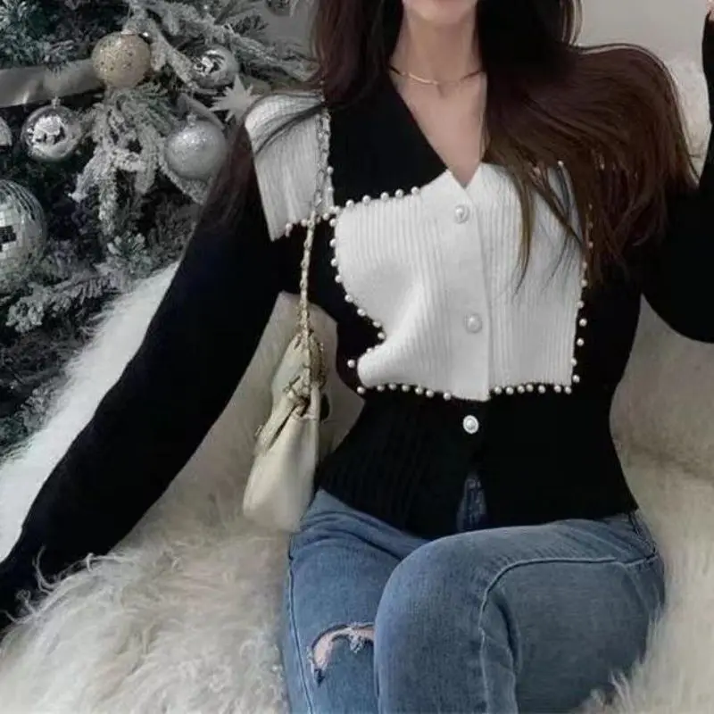 

Autumn and Winter Women's Wear V-neck Single Breasted Sweater Contrast Color Heavy Industry Beads Versatile Long Sleeve Cardigan