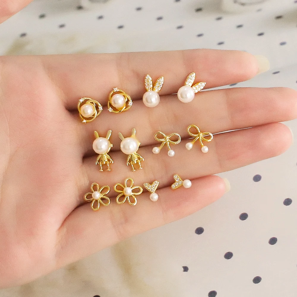 FLOLA Simple Mini Bow Stud Earrings for Women Copper CZ Crystal Bunny Ear Crown Pearl Earrings Cute Animal Jewelry Gifts ersq79
FLOLA Simple Mini Bow Stud Earrings for Women Copper CZ Crystal Bunny Ear Crown Pearl Earrings Cute Animal Jewelry Gifts ersq79