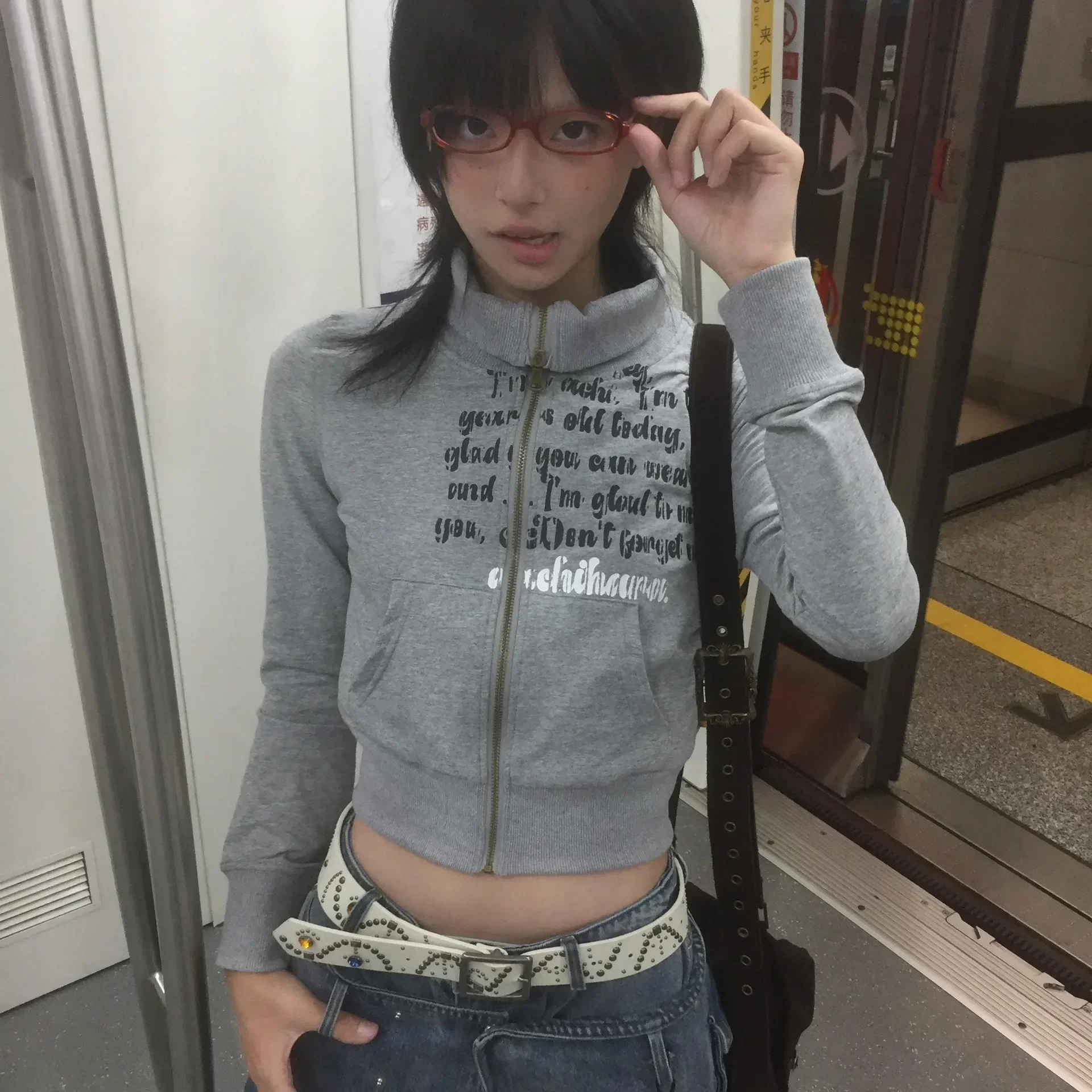 Укороченная куртка E-girl в японском стиле Y2k, винтажное короткое пальто в стиле Харадзюку, свитшот на молнии в американском ретро-стиле с надписью, верхняя одежда
Укороченная куртка E-girl в японском стиле Y2k, винтажное короткое пальто в стиле Харадзюку, свитшот на молнии в американском ретро-стиле с надписью, верхняя одежда