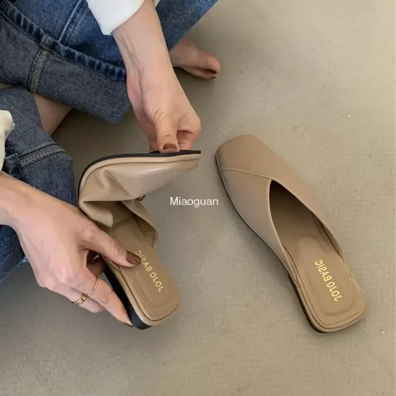 

Flat Half Drag Slippers Square Toe Sandals 2024 Spring/Summer Outside Wear Casual Soft Bottom Mules Low Heel Light Fashion Lady