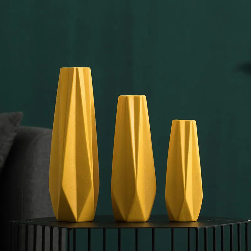 Nordic Style Ceramic Vase Creative Vase 3-piece Living Room Dining Table Flower Arrangement Decorative Vase Countertop Ornaments
Nordic Style Ceramic Vase Creative Vase 3-piece Living Room Dining Table Flower Arrangement Decorative Vase Countertop Ornaments