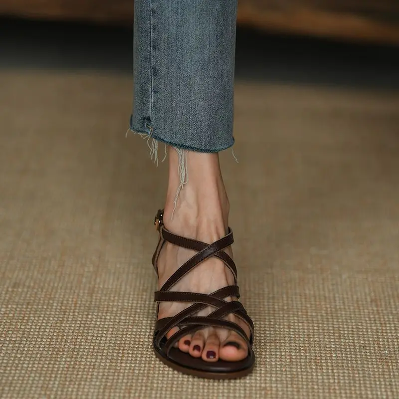 Cowhide Ladies Shoes Buckle Gladiator Sandal Roman Style Open Toe Thick Heel Retro Sandals Summer Sandals One Strap Women Pumps
Cowhide Ladies Shoes Buckle Gladiator Sandal Roman Style Open Toe Thick Heel Retro Sandals Summer Sandals One Strap Women Pumps