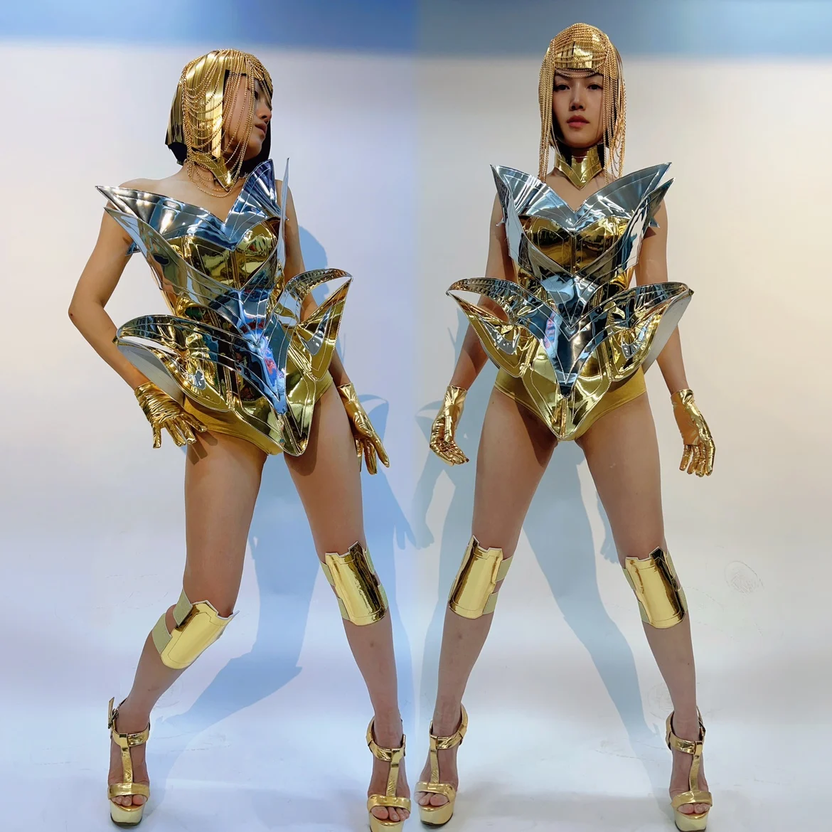 

New personalized customized future technology mecha gold and silver splicing female warrior slim fit sexy armor performance set