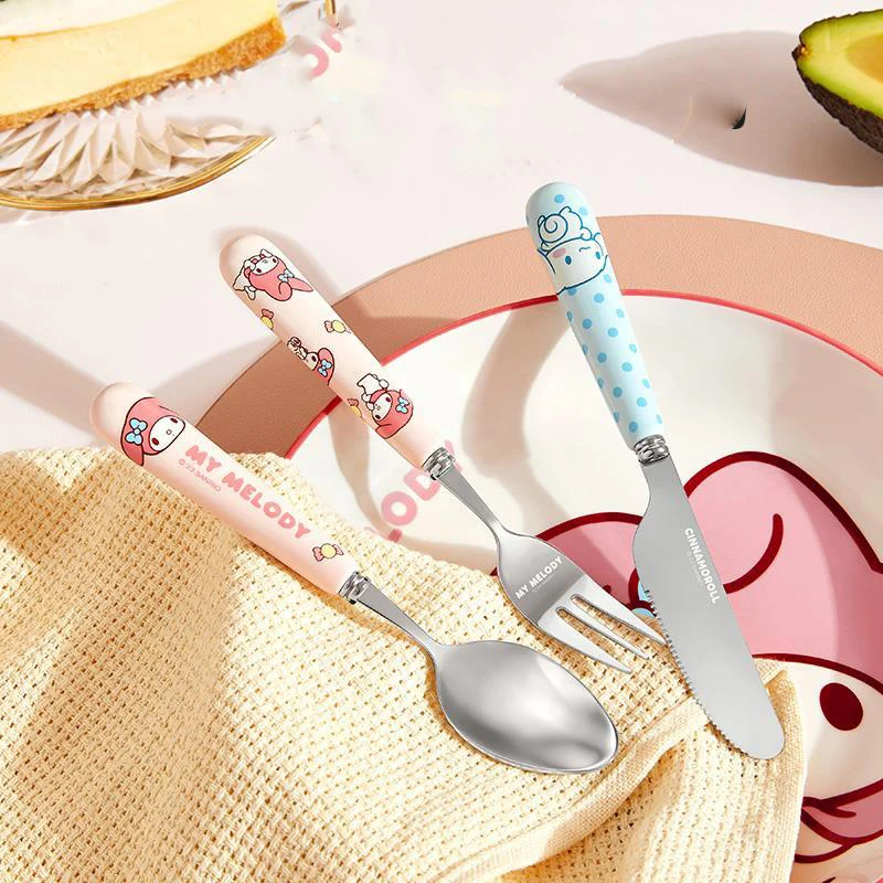 Столовые приборы Kawaii Sanrio для стейка, нож, вилка, ложка, три штуки, набор для западного стейка из нержавеющей стали Hellokitty Mymelody Cinnamoroll
Столовые приборы Kawaii Sanrio для стейка, нож, вилка, ложка, три штуки, набор для западного стейка из нержавеющей стали Hellokitty Mymelody Cinnamoroll
