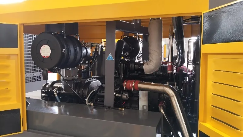YG Customized Industrial Diesel Screw Air Compressor Machine 15-20Bar Low Pressure Intelligent Controller Large-Scale Pneumatic YG Customized Industrial Diesel Screw Air Compressor Machine 15-20Bar Low Pressure Intelligent Controller Large-Scale Pneumatic