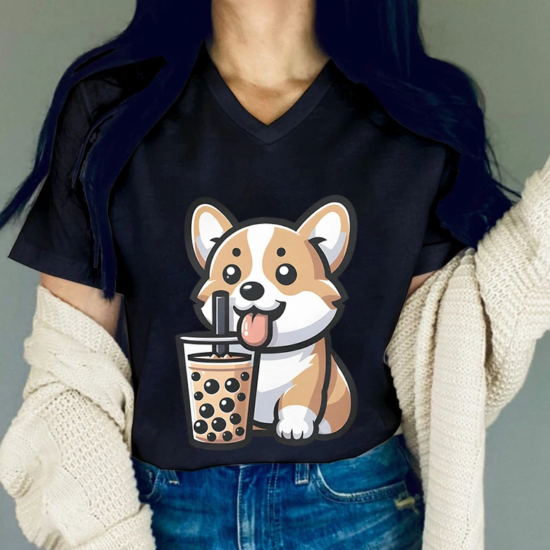 Cartoon Women's T Shirt Cute Chai Gou Bobo Tea Graphic Girl Clothes Summer V-neck Short Sleeve Tees Female Harajuku Loose Blouse
Cartoon Women's T Shirt Cute Chai Gou Bobo Tea Graphic Girl Clothes Summer V-neck Short Sleeve Tees Female Harajuku Loose Blouse
