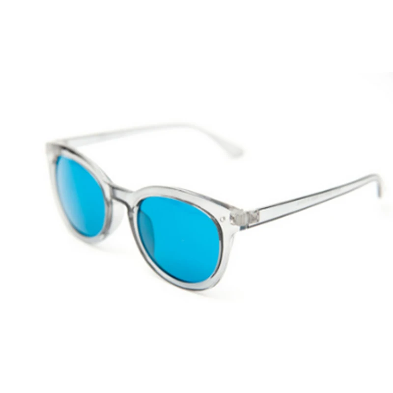 Men's and Women's Winter and Summer Sunglasses Retro Ladies Glasses UV400
Men's and Women's Winter and Summer Sunglasses Retro Ladies Glasses UV400