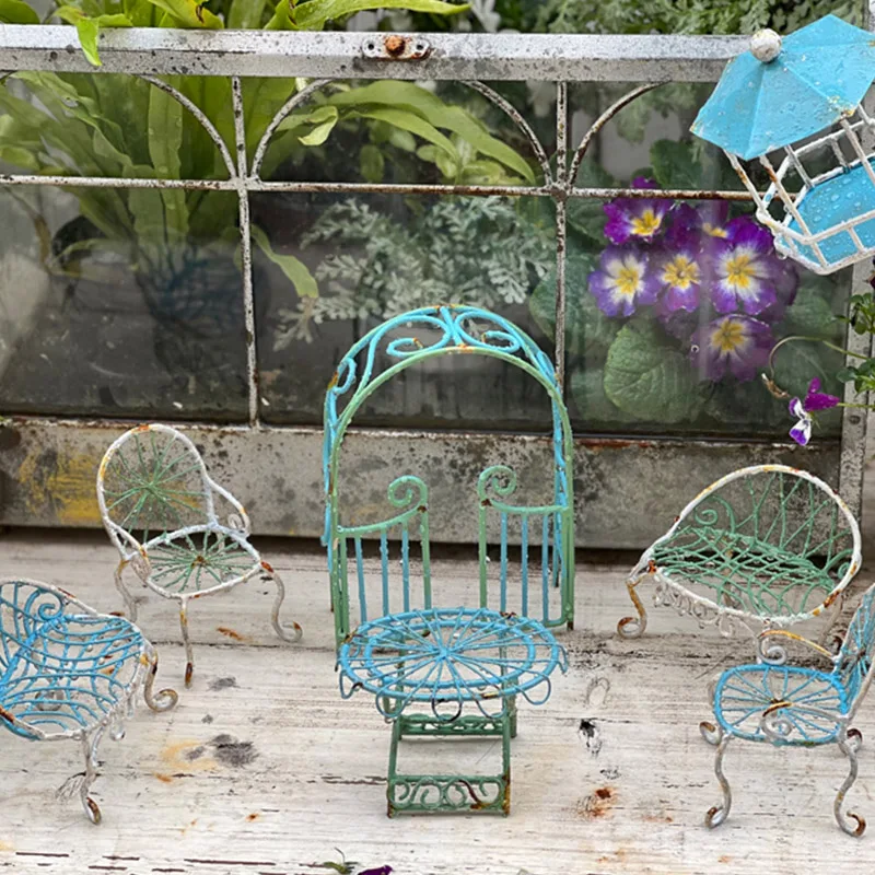 Mini Home Decoration Crafts Garden Iron Table Chair Door Doll House Fairy Tale Garden Accessories Small Furniture Decoration
Mini Home Decoration Crafts Garden Iron Table Chair Door Doll House Fairy Tale Garden Accessories Small Furniture Decoration