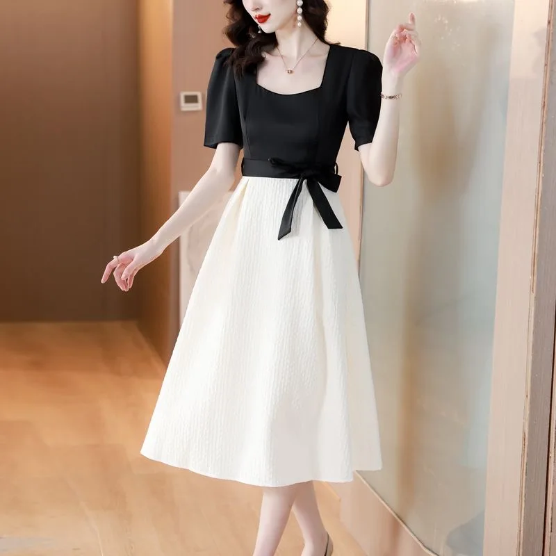 Spring 2024 Summer French Square Collar Dress Female A Line Black White Dress for Party Chic Gowns Simple Women Midi Dressess
Spring 2024 Summer French Square Collar Dress Female A Line Black White Dress for Party Chic Gowns Simple Women Midi Dressess