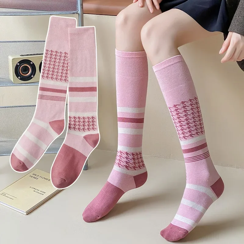 

2024 Retro Color Contrast Gradient Stripes AB Knee-length Calf Socks Women Individual Fashion Cotton Sports Socking