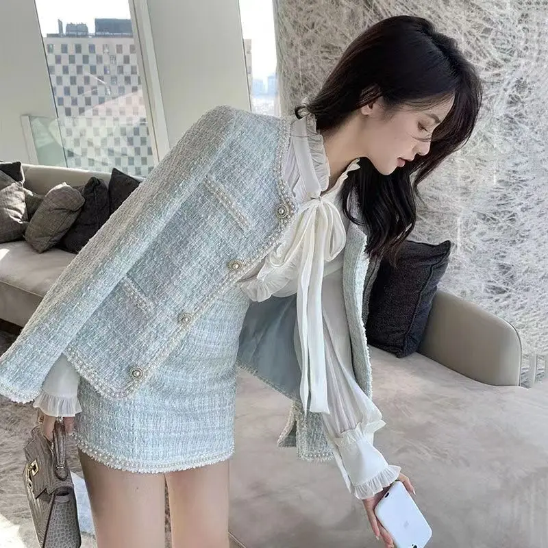 Women's Round Neck Coarse Tweed Blazer Coat Half Skirt Sets Retro Contrasting Pearl Button Woolen Suit Half Skirt Two-piece Set
Women's Round Neck Coarse Tweed Blazer Coat Half Skirt Sets Retro Contrasting Pearl Button Woolen Suit Half Skirt Two-piece Set