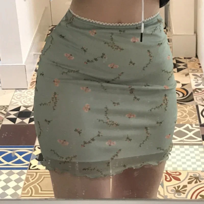Summer Women Y2k Sweet Green Aesthetic 90s Floral Printed Mini Skirts Harajuku Korean Retro Two-layers Straight Skirt Outfits
Summer Women Y2k Sweet Green Aesthetic 90s Floral Printed Mini Skirts Harajuku Korean Retro Two-layers Straight Skirt Outfits