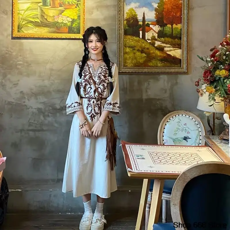 Women Print Bohemian Dress Sun dress Chinese Style Ethnic Retro Style Embroidered Cotton Linen Long Skirt Femal Vacation Clothes 
Women Print Bohemian Dress Sun dress Chinese Style Ethnic Retro Style Embroidered Cotton Linen Long Skirt Femal Vacation Clothes