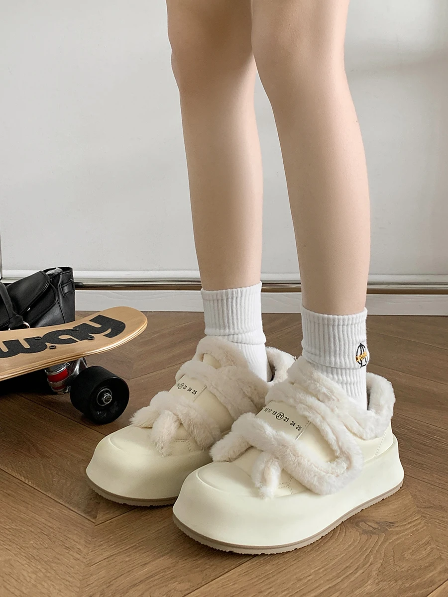 Women's Casual Shoes Round Toe Retro Thick Soled White Shoes 2023 New Autumn and Winter Plush and Thick Warm Cotton Shoes
Women's Casual Shoes Round Toe Retro Thick Soled White Shoes 2023 New Autumn and Winter Plush and Thick Warm Cotton Shoes