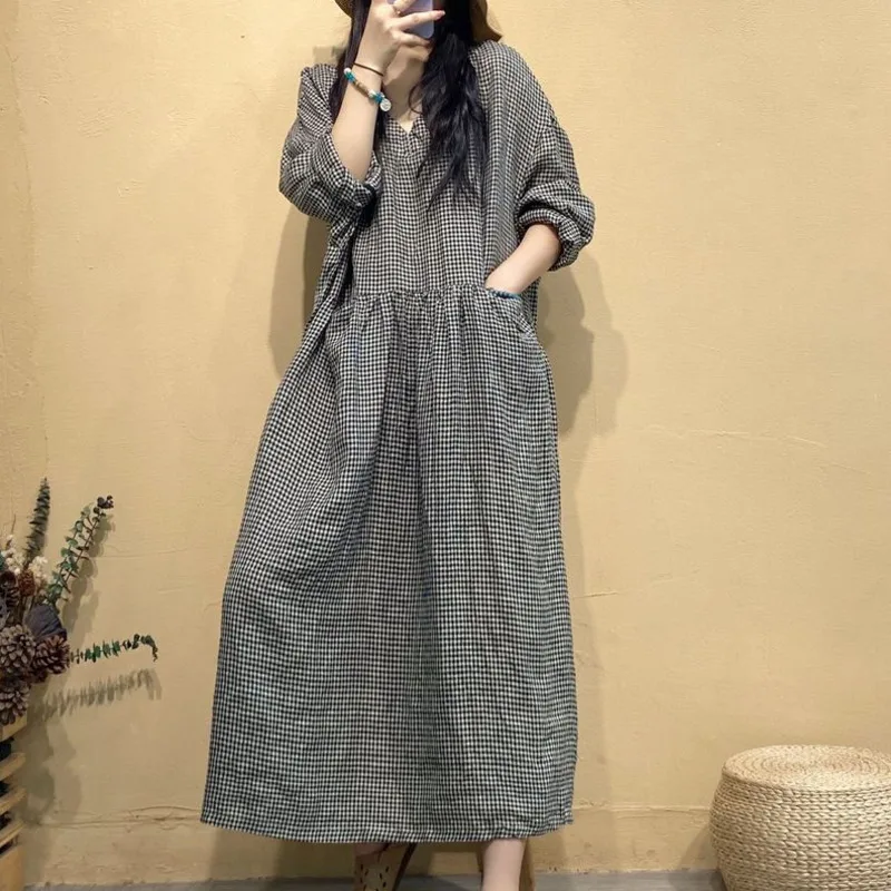 Casual Loose Women Shirt Dress Plaid V-Neck Long Sleeve Dresses Vintage Plaid Cotton Linen Midi Vestido Robe Office Lady Elegant 
Casual Loose Women Shirt Dress Plaid V-Neck Long Sleeve Dresses Vintage Plaid Cotton Linen Midi Vestido Robe Office Lady Elegant