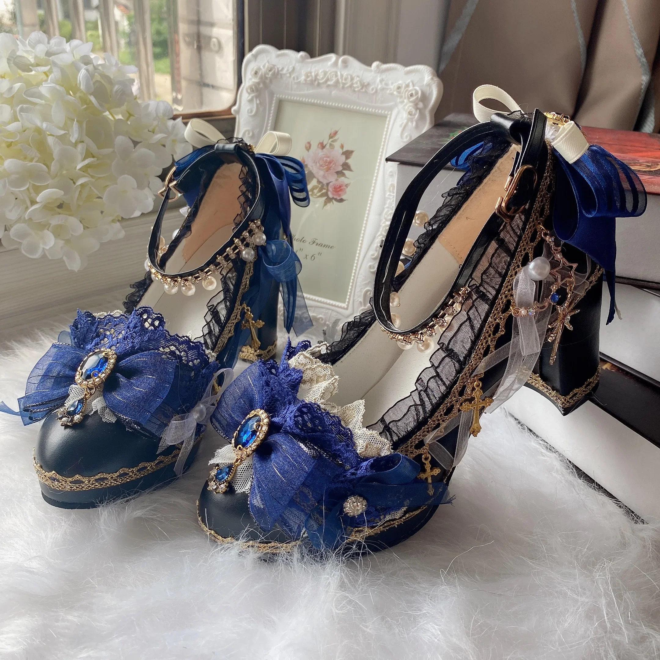

Свадебные туфли ручной работы в стиле "Лолита" с цветами, Искусственные черные туфли на толстом высоком каблуке 6 см, винтажные японские Роскошные готические туфли