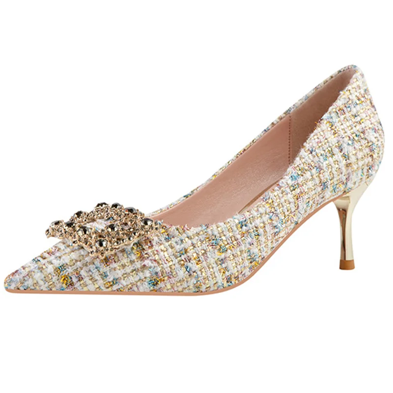 Fashionable and Sexy Thin High Heels Shallow Mouth Plaid Design Evening Shoes Pointed Toe Shiny Diamond Button Women's Pumps
Fashionable and Sexy Thin High Heels Shallow Mouth Plaid Design Evening Shoes Pointed Toe Shiny Diamond Button Women's Pumps