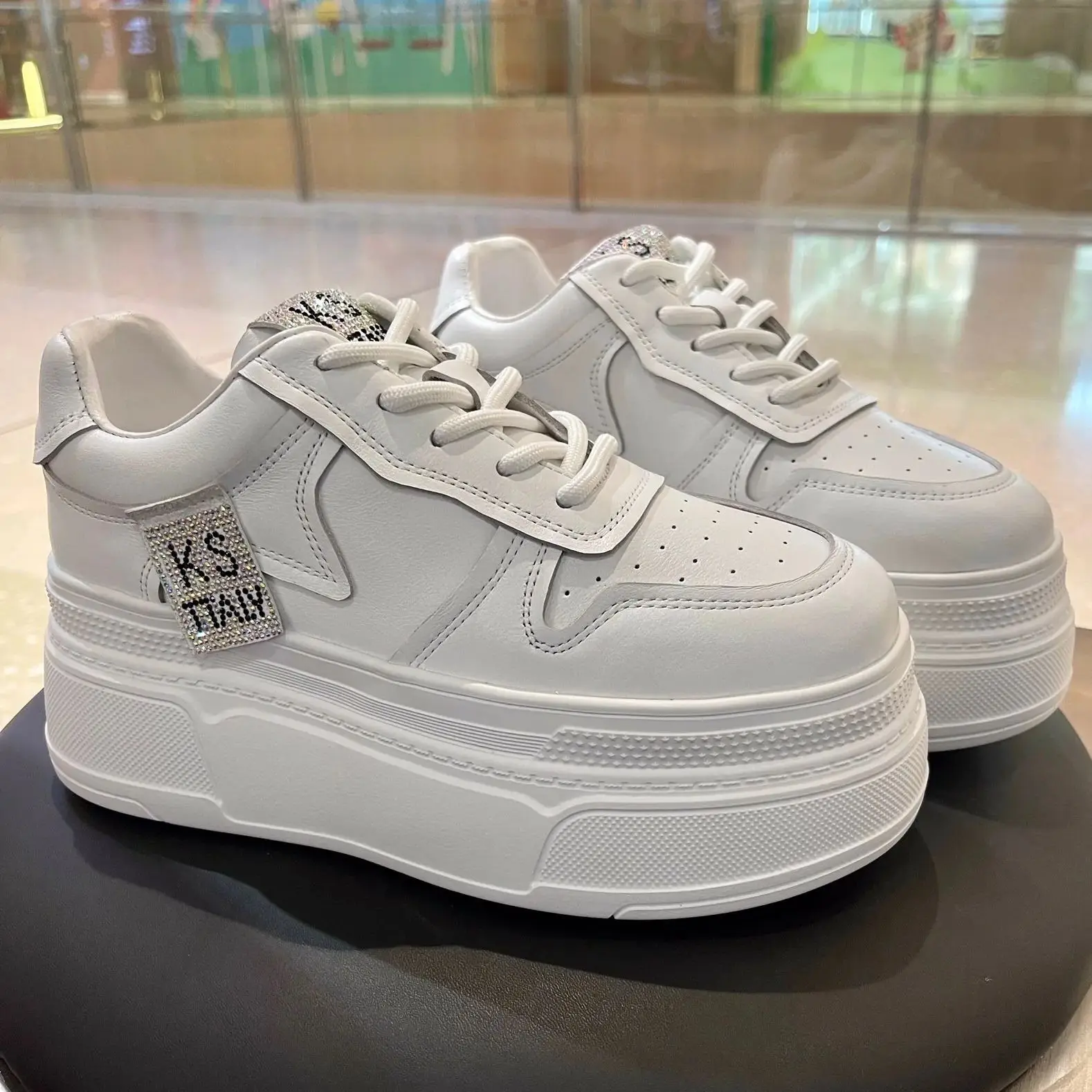 Spring Luxury Women White Shoes Fashion Leather Dad Shoes Platform Winter Autumn High Heeled 12cm Ins Casual Sneakers Lady 2024
Spring Luxury Women White Shoes Fashion Leather Dad Shoes Platform Winter Autumn High Heeled 12cm Ins Casual Sneakers Lady 2024