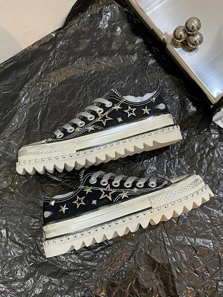 Vintage Women Stars Rivets Canvas Shoes Thick Platform Lace Up Outdoor Sport Running Shoes Antiskid Joggers Training Sneakers
Vintage Women Stars Rivets Canvas Shoes Thick Platform Lace Up Outdoor Sport Running Shoes Antiskid Joggers Training Sneakers