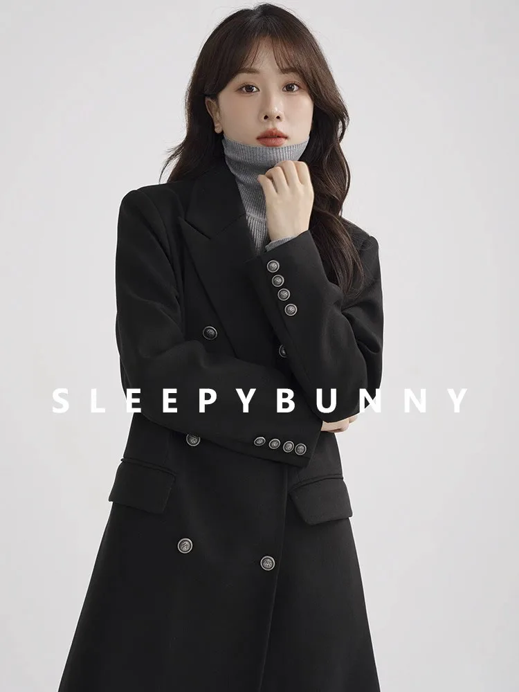 Korean-style Lace-up Cold Women's Woolen Black Vintage Aesthetic Elegant Winter Designer Overcoat Chic Button-embellished Coat
Korean-style Lace-up Cold Women's Woolen Black Vintage Aesthetic Elegant Winter Designer Overcoat Chic Button-embellished Coat
