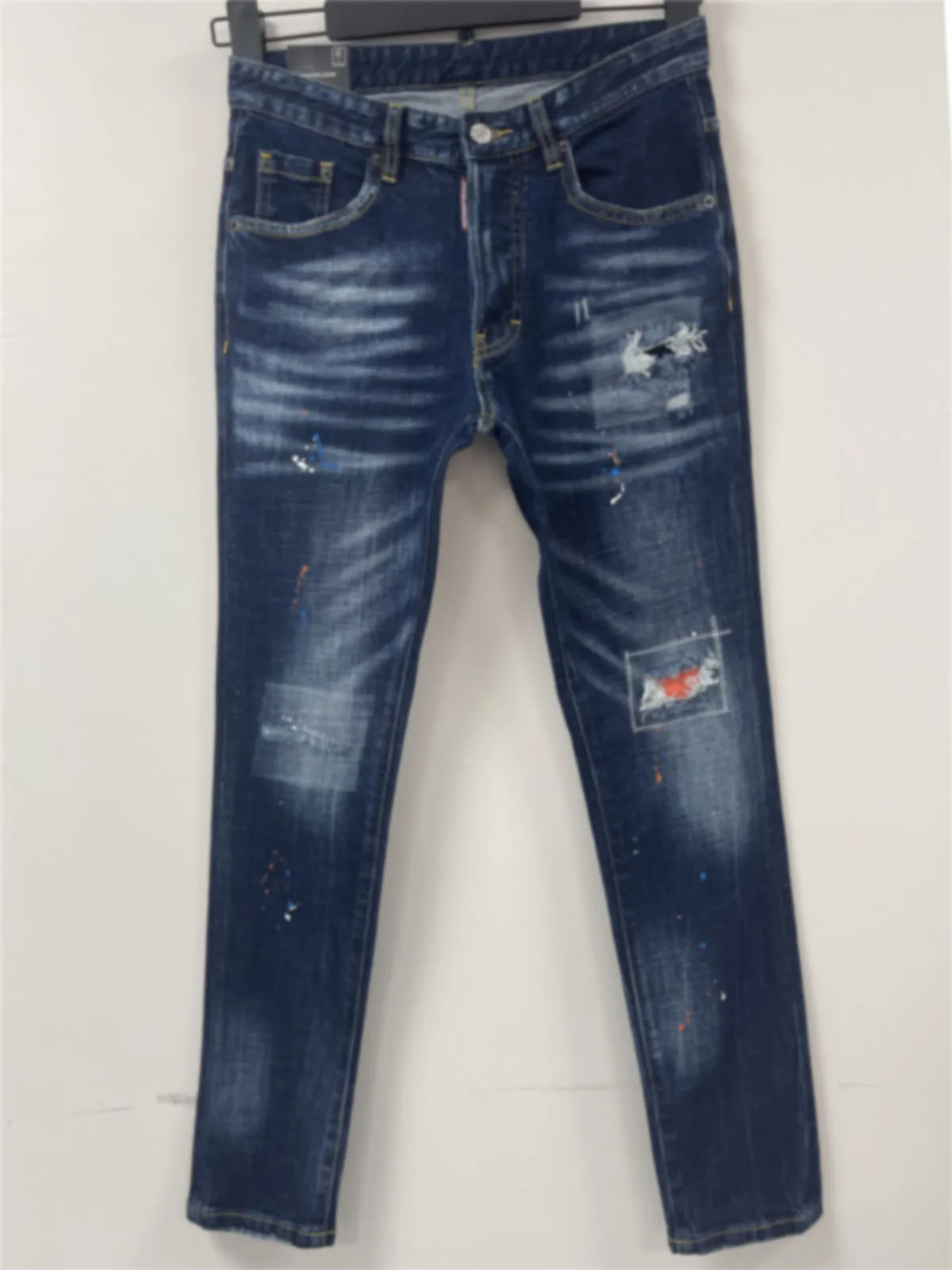 2024 Spring/Summer New Water Wash Worn Hole Patch Fashion Colorful Print Small Feet Blue D2 Jeans for Men
2024 Spring/Summer New Water Wash Worn Hole Patch Fashion Colorful Print Small Feet Blue D2 Jeans for Men