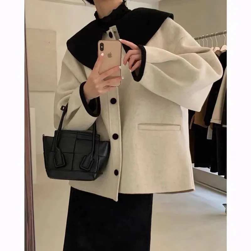 Elegant Wool Blends Coats Women Korean Cropped Woolen Overcoat Sweet Peter Pan Collar Short Jackets Streetwear Casual Outwear
Elegant Wool Blends Coats Women Korean Cropped Woolen Overcoat Sweet Peter Pan Collar Short Jackets Streetwear Casual Outwear