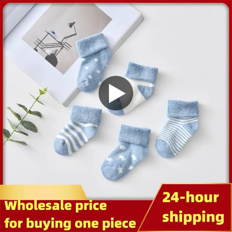

Зимние Разноцветные детские носки, милые Мультяшные толстые носки в горошек для мальчиков, мягкие махровые носки со звездами для новорожденных малышей